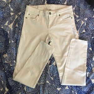 Sz 8 white denim Kut from the Kloth skinny jeans